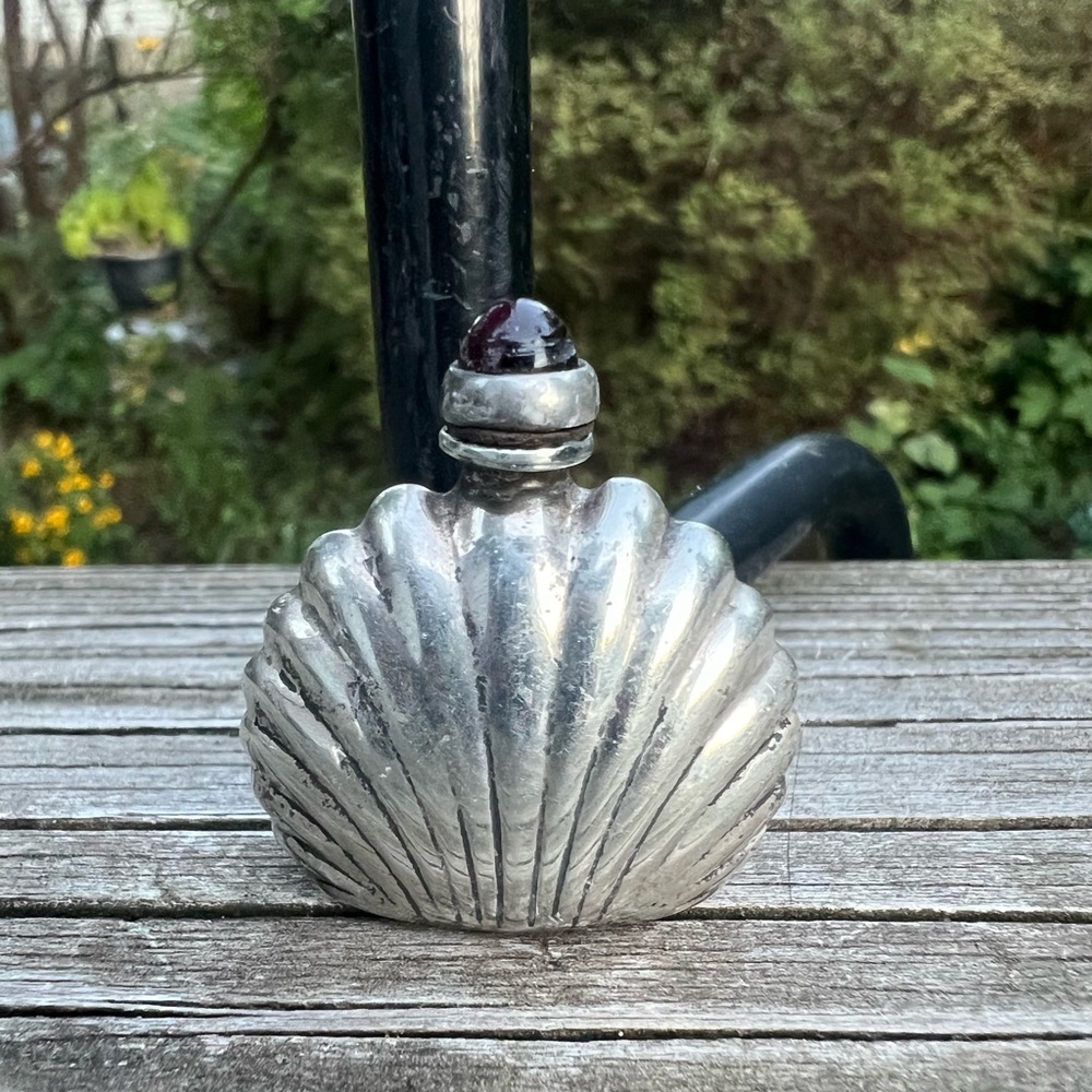 Ormex Sterling Tiny Shell Perfume/Snuff Bottle With Dauber Mexico Purple Top